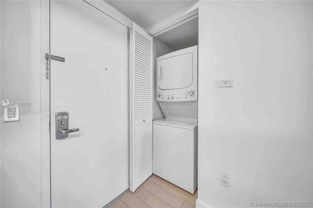 Beachwalk 1b 1b Apmt Amazing View 26a * Hallandale Beach